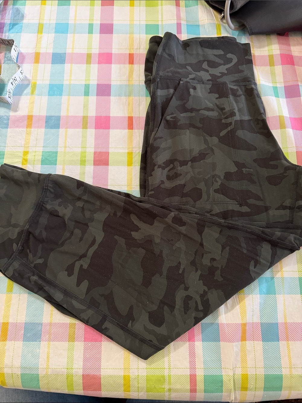 lululemon athletica Women’s Camo Leggings - Black & Dark Green Size 6